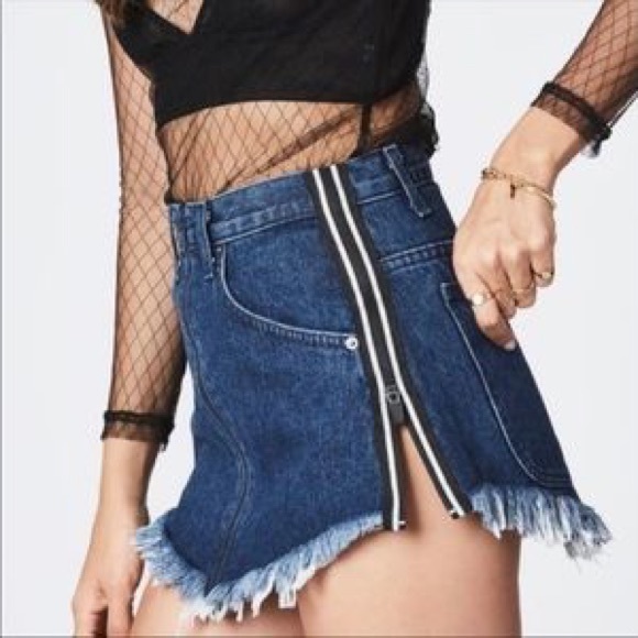 Carmar Dresses & Skirts - Carmar Multi Zip Denim Skirt Size 25